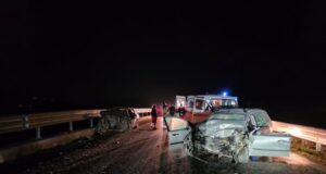 Aksident tragjik në Vlorë, humbin jetën dy drejtuesit e automjeteve, lëndohet një pasagjer