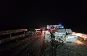 Aksident tragjik në Vlorë, humbin jetën dy drejtuesit e automjeteve, lëndohet një pasagjer