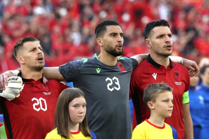 “Kurrë nuk do luaja për Greqinë”, Strakosha rrëfen lidhjen e veçantë me Shqipërinë