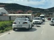 Aksident në aksin Fier-Patos/ Makina përplas një person me biçikletë