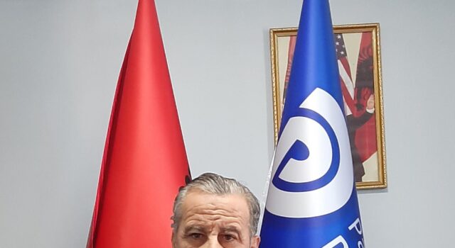 Rrapi Gjika njofton largimin nga strukturat e PD Fier, “Ky proces është i turpshëm”