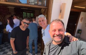 Dy legjendat e Interit, Toldo dhe Samuel, shihen te “Bukë e Gjath” duke pritur të shijojnë gatimet shqiptare