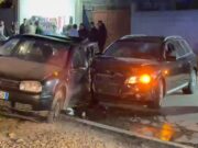 Fier, nuk i ndaloi policisë, aksidentohet gjatë tentativës për t’u larguar