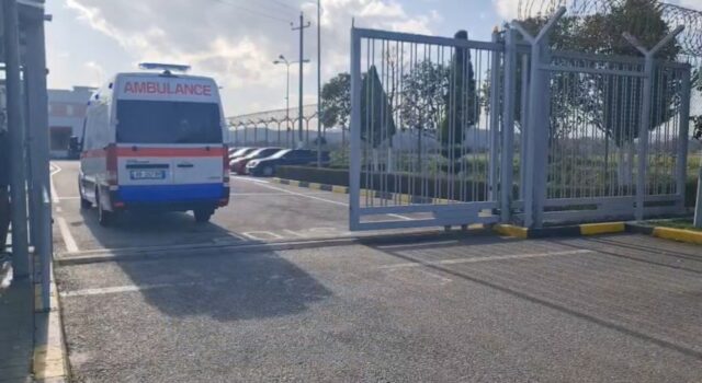 Emri/ Ndërron jetë i burgosuri në burgun e Fierit, u dërgua në spital mëngjesin e sotëm
