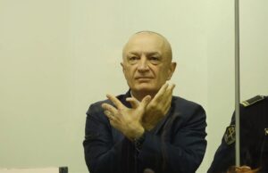 Protestat e Metës dhe Veliajt, gjykata heq kafazin e qelqtë