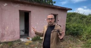 “Qenef, hale pa dyer, gjarpërinj, na hoqën mendjen!”- Korreshi denoncon gjendjen e shkollave në Lushnjë