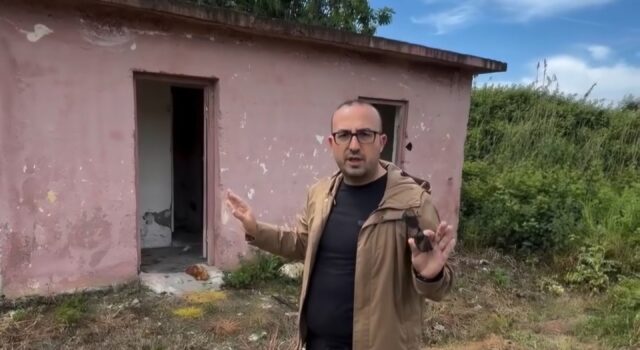 “Qenef, hale pa dyer, gjarpërinj, na hoqën mendjen!”- Korreshi denoncon gjendjen e shkollave në Lushnjë