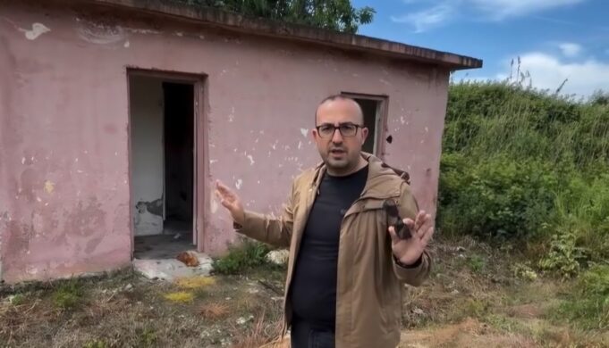 “Qenef, hale pa dyer, gjarpërinj, na hoqën mendjen!”- Korreshi denoncon gjendjen e shkollave në Lushnjë