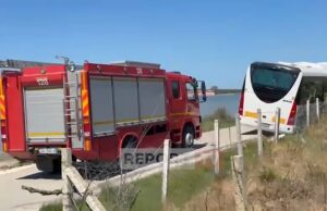Momente paniku në Zvërnec, autobusi me nxënës del nga rruga