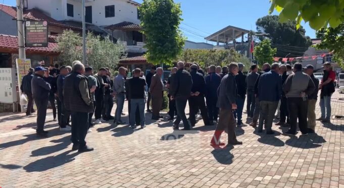 Mbyllen zyrat e Gjendjes Civile në Cakran, banorët në protestë