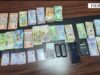 Këmbim valutor i paligjshëm në Fier, arrestohen 3 persona, sekuestrohen euro, dollarë e paund