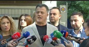 Burg 5 protestuesve të 17 prillit/ Noka: Kishin bidonë me ujë në dorë, jo molotov!