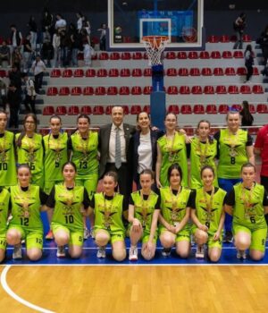 Shkolla “Andon Xoxa” shpallet nënkampione e Shqipërisë në basketboll