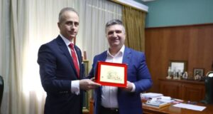 Subashi pret në takim ambasadorin e Turqisë: Fokusi te rritja e investimeve dhe Spitali Memorial