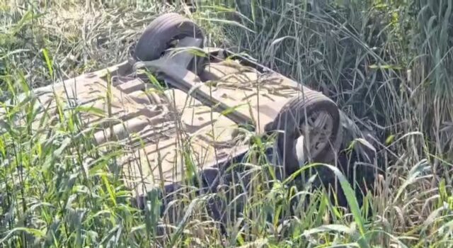 E rëndë në Fier/ Makina del nga rruga dhe përmbyset në kanal, humb jetën drejtuesi