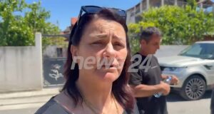 Të miturit u shuan në aksident/ Shpërthejnë të afërmit: Të digjet, fajtor shteti