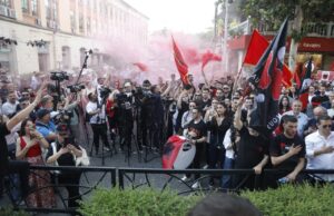 Protestë studentore në Tiranë në mbështetje të gjuhës shqipes në Maqedoninë e Veriut