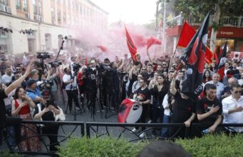 Protestë studentore në Tiranë në mbështetje të gjuhës shqipes në Maqedoninë e Veriut