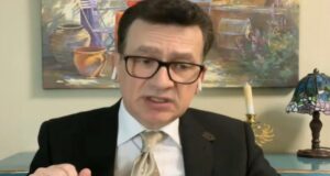 Spahiu: Protestuesit duhet krijojnë parti të re politike, përndryshe forcohen sërish Rama-Berisha