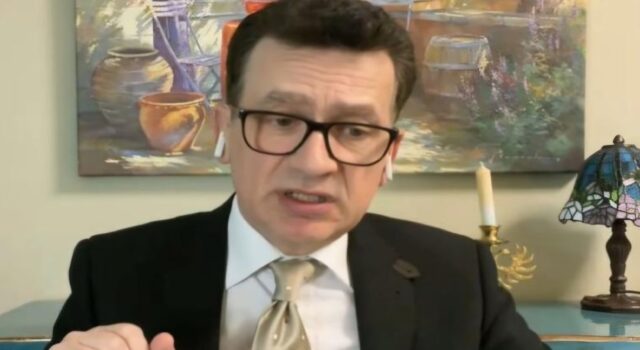 Spahiu: Protestuesit duhet krijojnë parti të re politike, përndryshe forcohen sërish Rama-Berisha