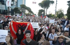 Protestuesit, ultimatum Ramës: Ke 24 orë kohë të tërhiqesh nga Zvërneci ose jep dorëheqjen