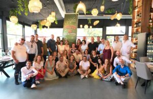 30 vjet nga matura ’96: Rikthimi emocionues i ish-maturantëve të shkollës “Perikli Ikonomi”