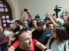 Tensione te ‘Politekniku’/ Përplasje fizike mes protestuesve dhe rojeve të universitetit