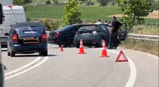 Aksidenti i pesëfishtë në autostradën Levan-Tepelenë, 3 të lënduar