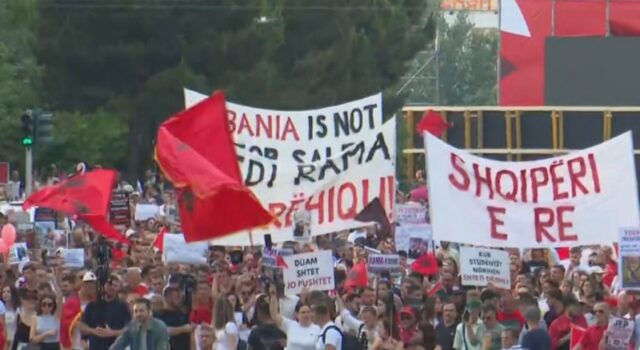 Sot protesta e 12-të kundër qeverisë, qytetarët rikthehen në shesh: Rama jep dorëheqjen!