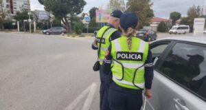 Drejtonin makinat pa patentë dhe në gjendje të dehur, 5 shoferë të arrestuar gjatë një jave në Fier!