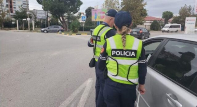 Drejtonin makinat pa patentë dhe në gjendje të dehur, 5 shoferë të arrestuar gjatë një jave në Fier!