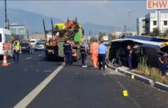 Aksidenti në autostradën Tiranë – Durrës/ REAGON Ministria e Shëndetësisë: 12 të lënduar në gjendje të rëndë mes tyre edhe fëmijë
