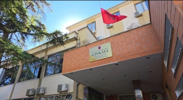 Masakra në Kurjan/ Gjykata e Fierit dënon me burgim të përjetshëm Altin Kukën për vrasjen e dyfishtë