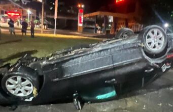 Aksident në Lushnjë, makina përplaset me bordurën, humb jetën 43-vjeçari (EMRI)