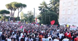 Protesta për Zvërnecin hyn në ditën e dhjetë në kryeqytet