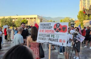Një muaj nga nisja e protestës, 5 eurodeputetë të pranishëm, të ardhur nga Gjermania, Holanda dhe Italia