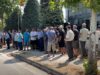 ‘Nuk po na paguajnë qiranë e tokës’, banorët e Patos-Marinzës protestë para Bankers Petroleum: Mos na përgjysmoni pagesën
