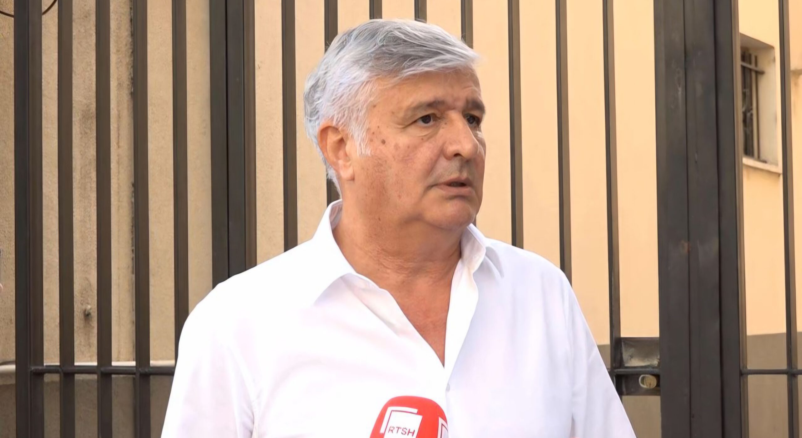 “Nuk kam prekur financat publike”/ Agasi në qeli, avokati Maks Haxhia zbulon pretendimet e biznesmenit: Duam të na dorëzohet dosja