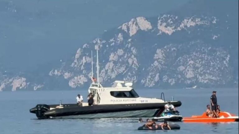 E rëndë në Pogradec, një 30-vjeçar hidhet nga varka në liqen dhe ndërron jetë