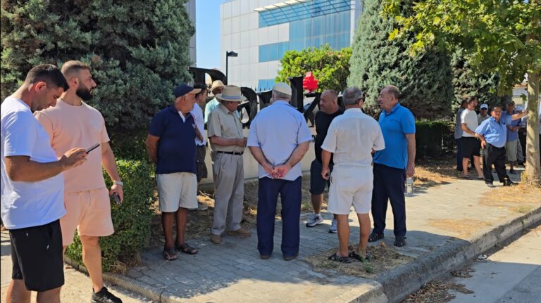 Banorët e zonës naftëmbajtëse Patos-Marinzë protestojnë sërish: Kërkojnë pagesën e qirasë së tokës