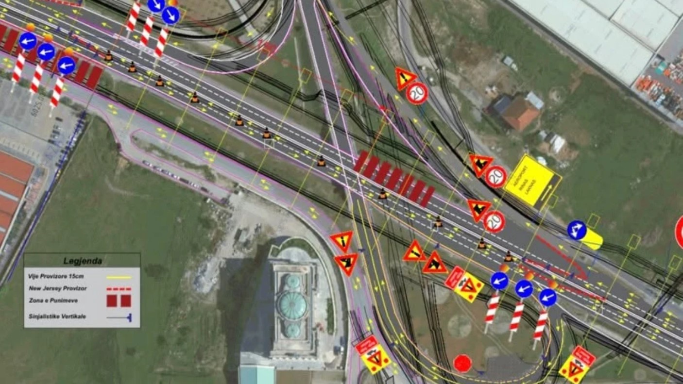 Zgjerimi i autostradës/ ARRSH njofton bllokimin e dy korsive Tiranë-Durrës, ja kur do të devijohet trafiku