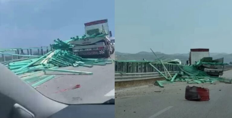 Aksident në autostradën Vlorë-Fier/ Kamioni me dërrasa përplaset me barrierat