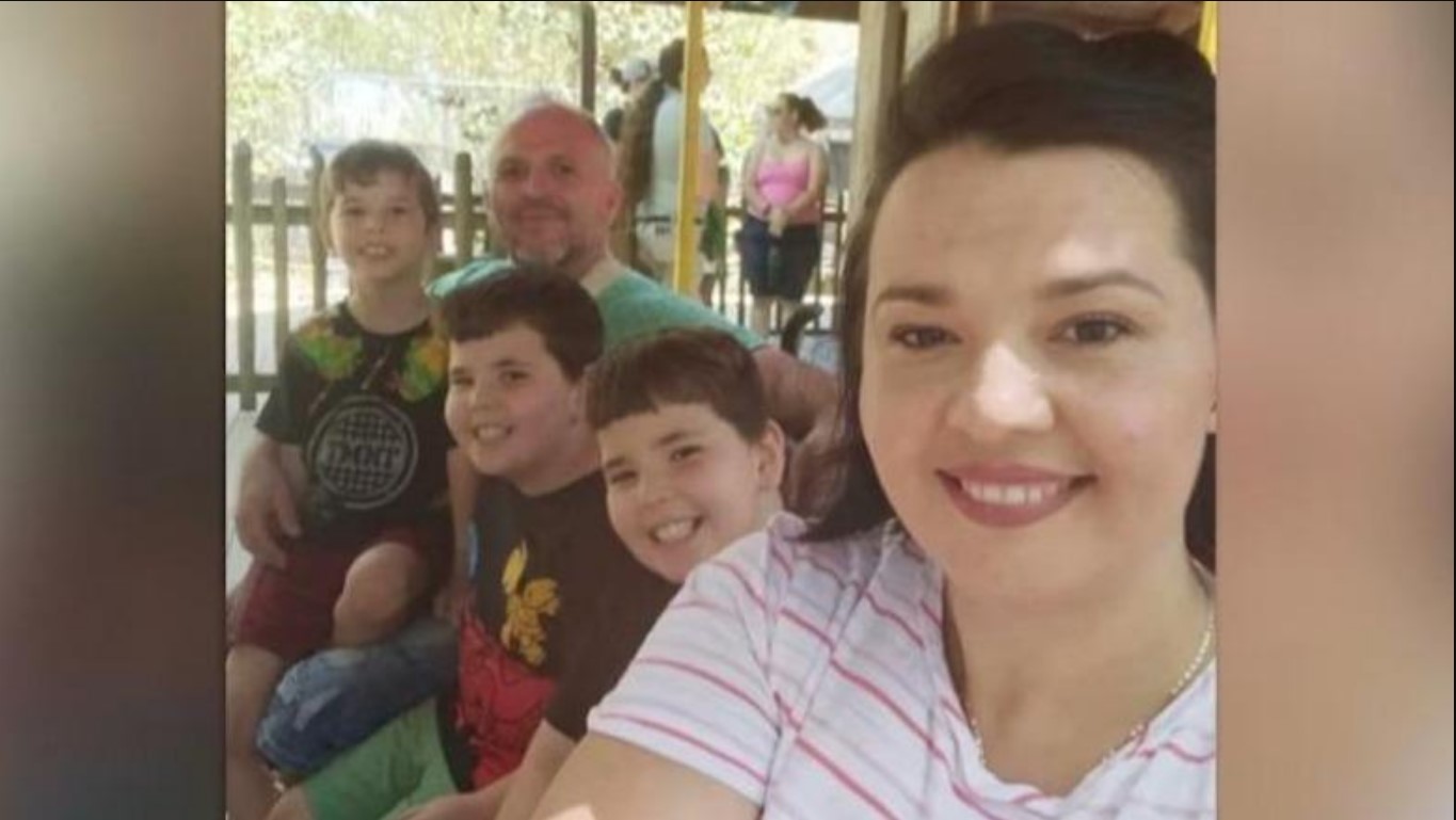 Shqiptarët s’i lënë vetëm, mbi 270 mijë dollarë ndihma për familjen nga Lushnja në SHBA që humbi 3 djemtë nga zjarri