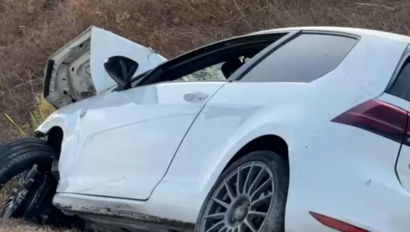 Fier/ Humbi kontrollin e automjetit dhe përfundoi në kanal, ndërron jetë te Trauma 19-vjeçari