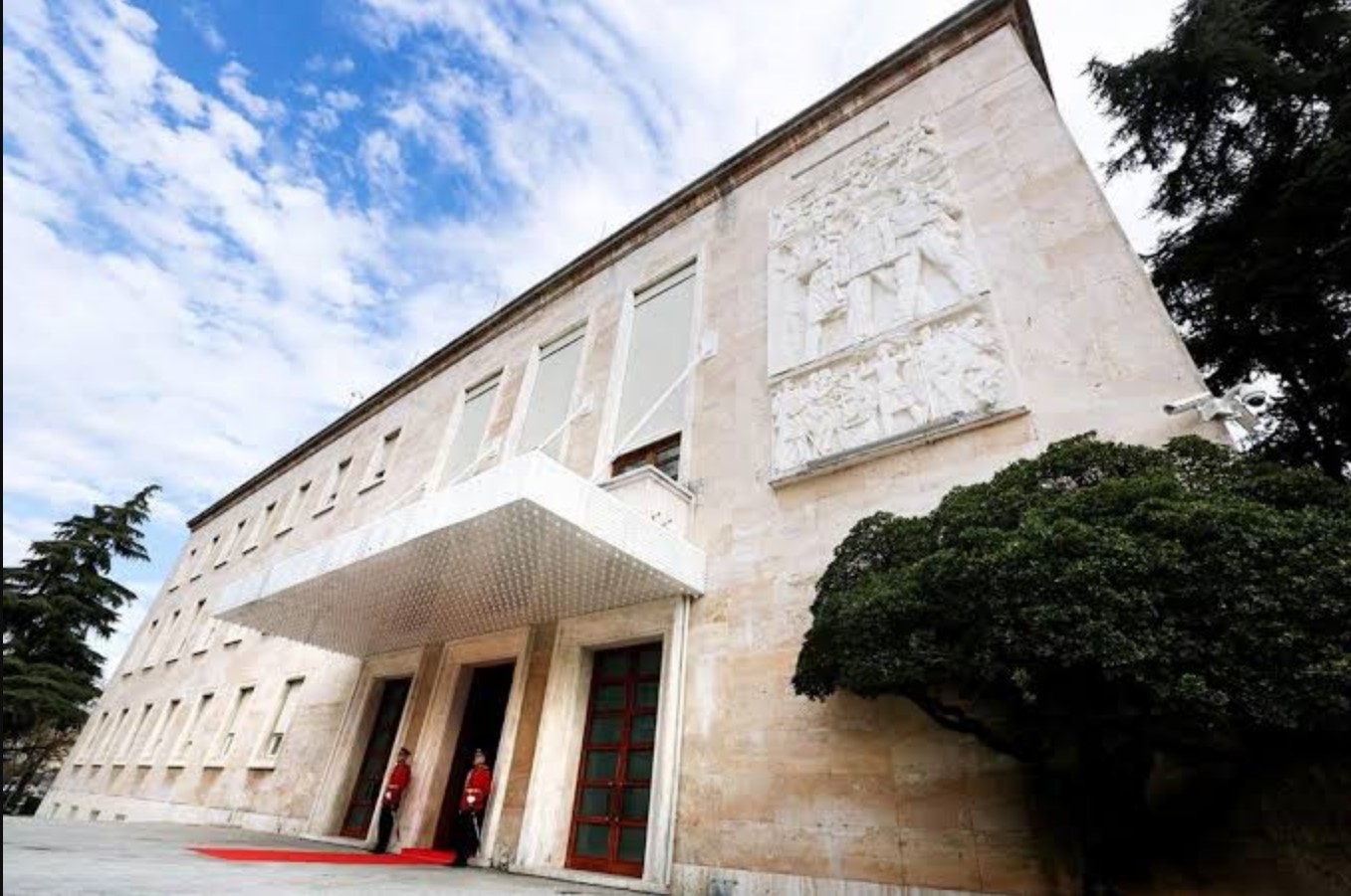 Qeveria miraton dy vendime për shpronësimet për interes publik në Fier dhe Vlorë