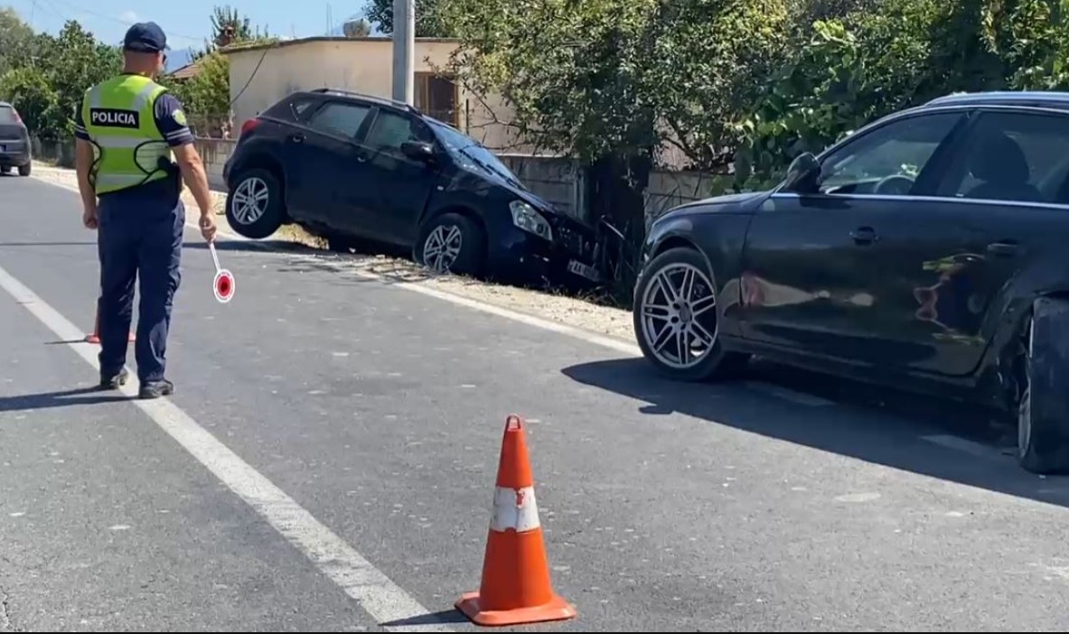 Makina e tonazhit të rëndë shkakton aksidentin dhe largohet, përplasen dy makina!