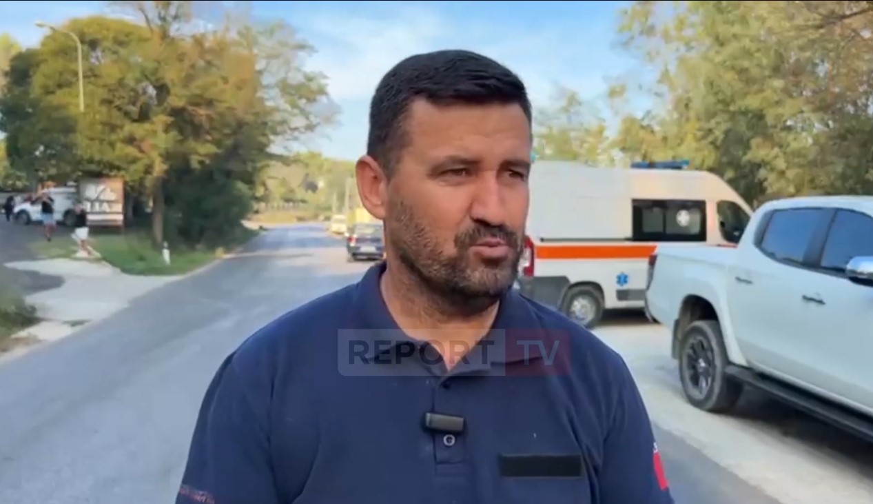 Zjarri në kodrat e Radostinës, shefi i Mbrojtjes Civile të Prefekturës Fier: Kemi evakuuar 7-8 familje, s’ka banesa të djegura! 2 helikopterë në terren