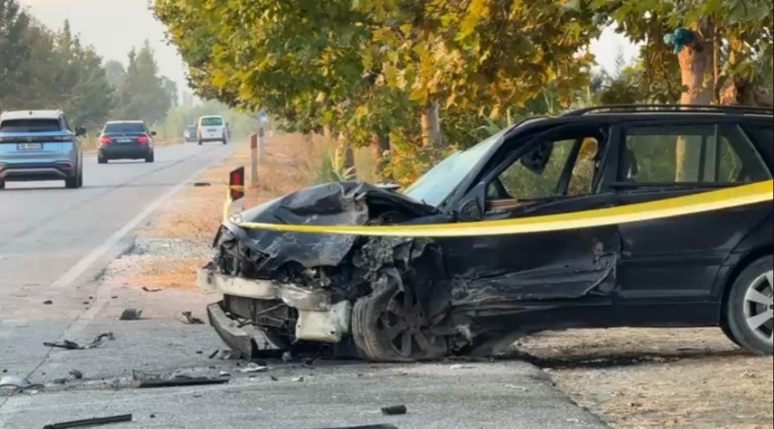 Përplasen dy automjete në autostradën Levan-Tepelenë, një i vdekur dhe 4 të plagosur