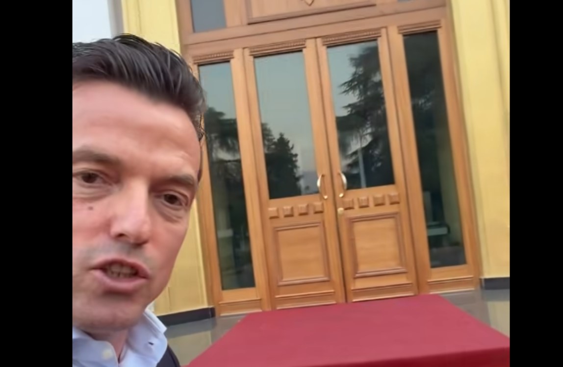 Shehaj video nga Parlamenti: Në këtë tapet të kuq do të kalojnë të korruptuarit! U keni vrarë ëndrrat të rinjve