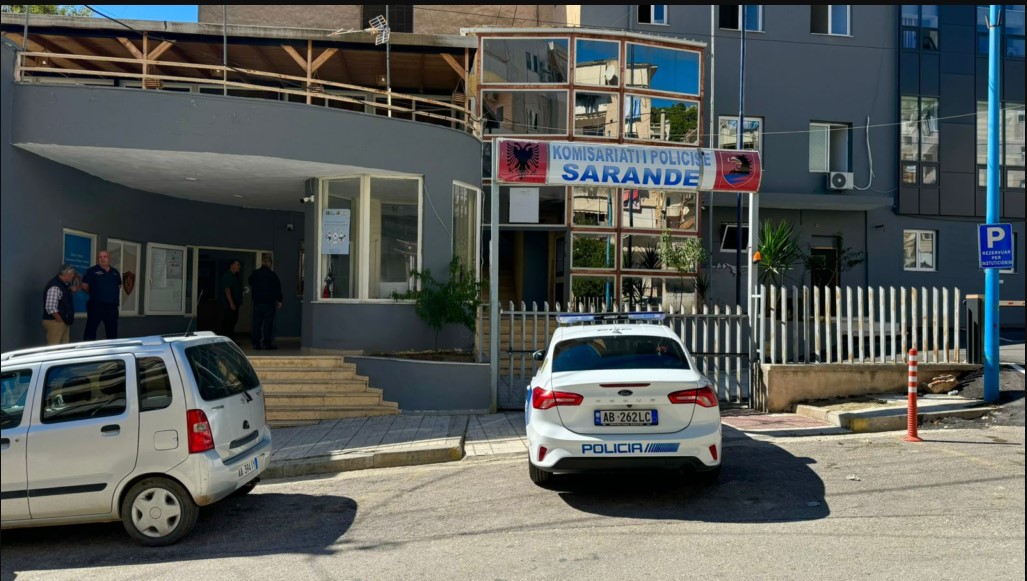 EMRI/ Vritet me armë zjarri 42-vjeçari në Sarandë, dyshohet se u qëllua nga dy persona me motor
